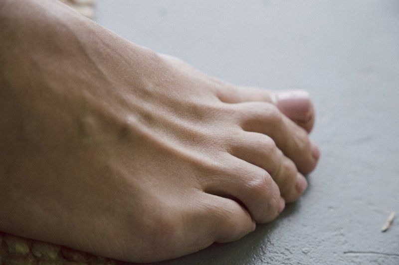 toes